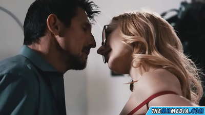 Romanteschen Sex mat enger slutty Blond