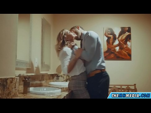 ❤️ Wann eng Busty Blond Iech an engem ëffentlechen Toilette verféiert ❤ Porno op Porno lb.mouthporn.ru ❌❤